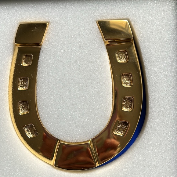 BNIB Tory Burch paperweight/good luck door plaque - Picture 2 of 3